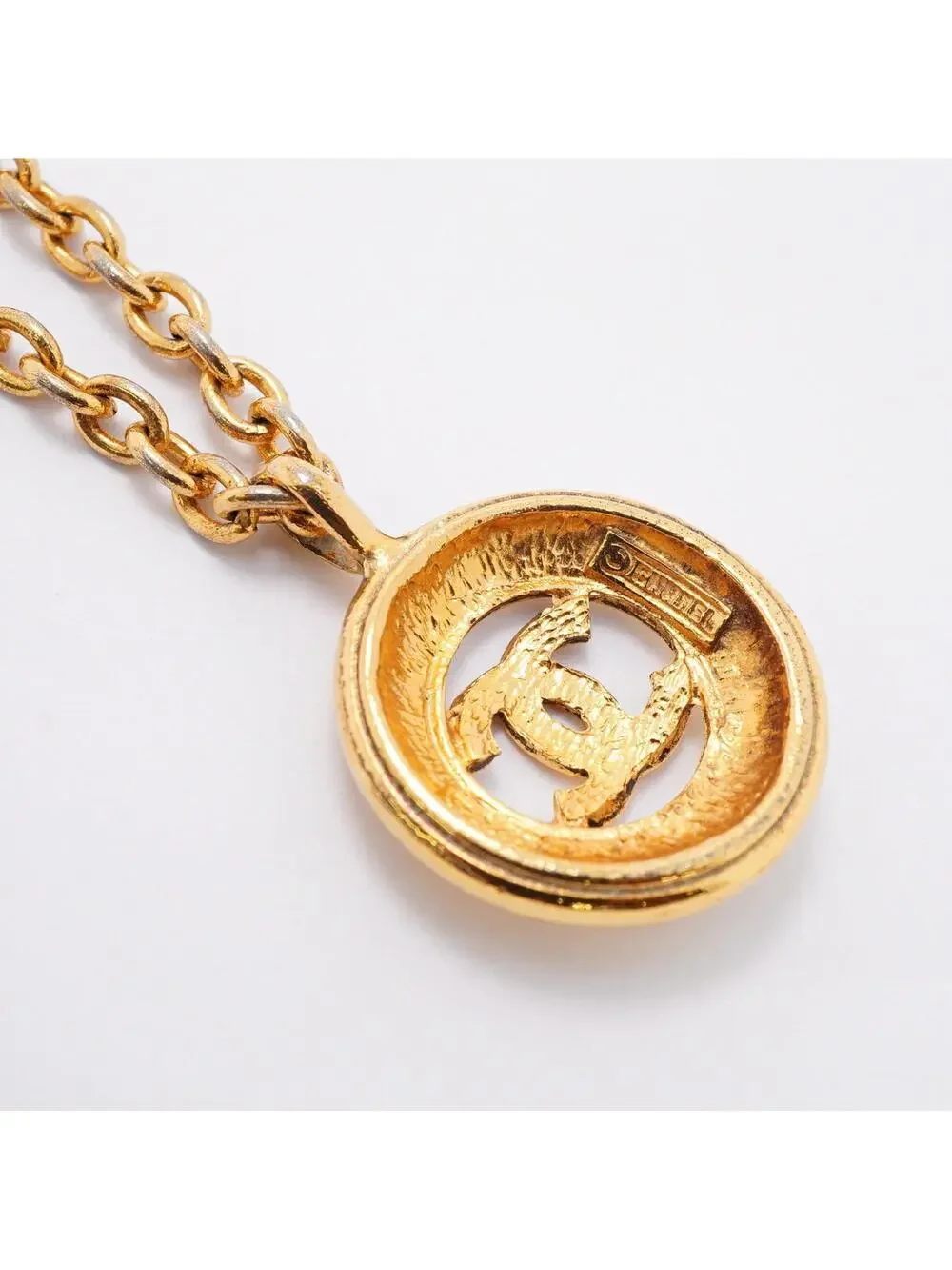 Chanel elevate your